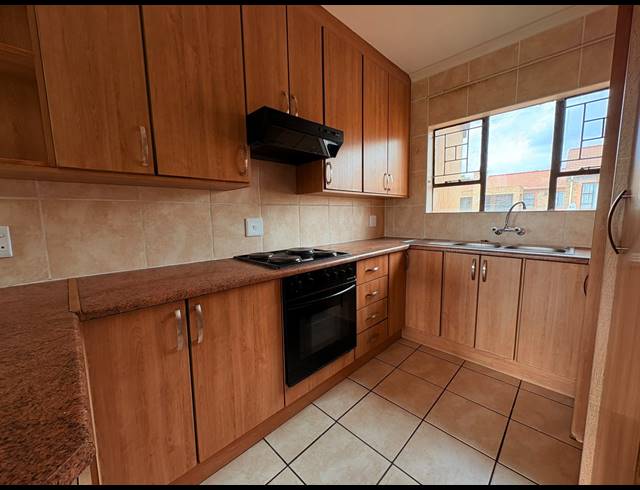 2 BEDROOM APARTMENT FOR SALE IN VAALPARK